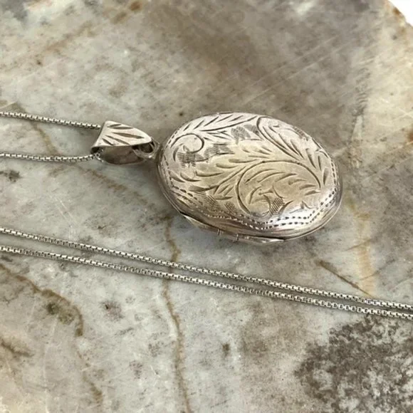 VTG Sterling Silver 925 Oval Etched Photo Locket Pendant Necklace 18" Box Chain - Picture 7 of 16